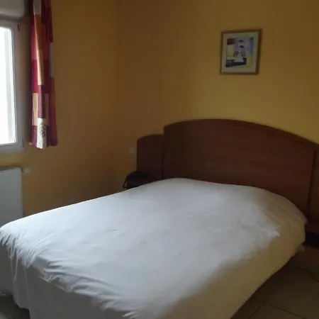 Hotel La Ferme De Mondesir 2*