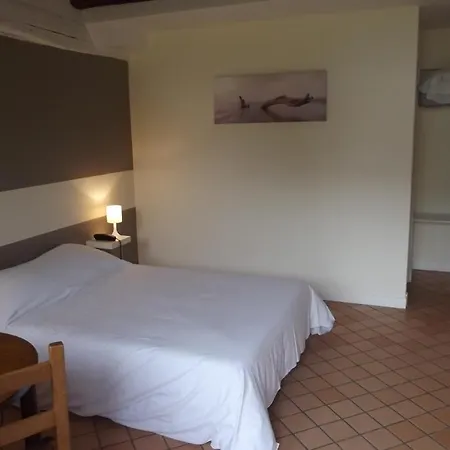 La Ferme De Mondesir 2*