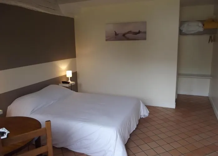 La Ferme De Mondesir 2*